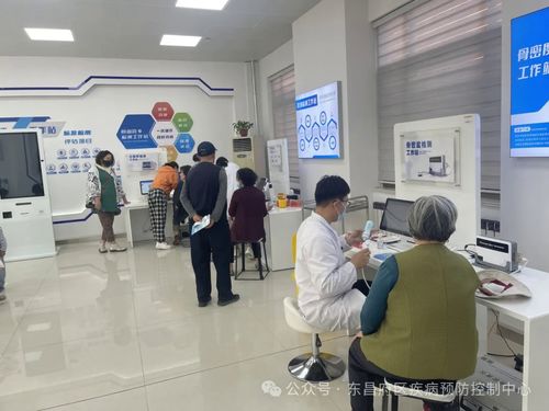 聊城市东昌府区疾控中心开展智慧健康体验中心健康咨询活动